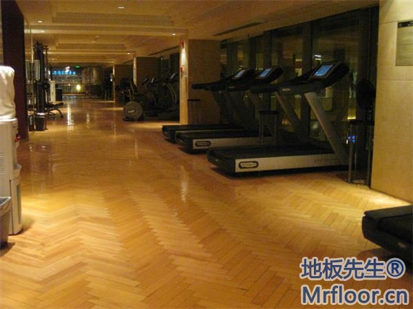 由由喜來(lái)登局部修復(fù)和保養(yǎng)木地板翻新