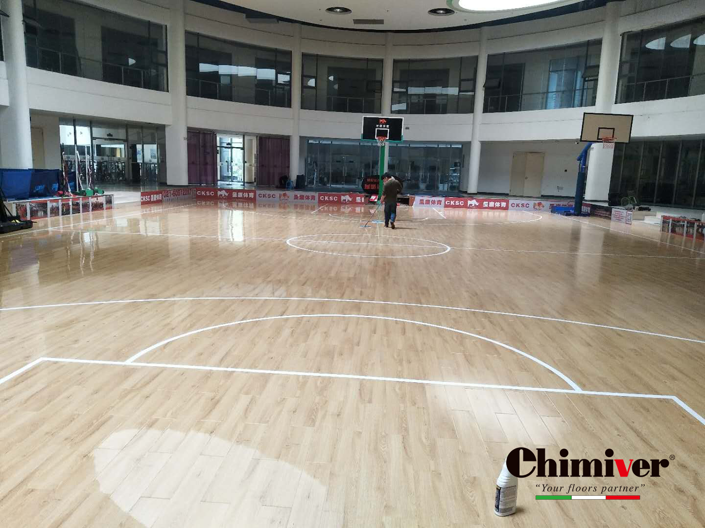 籃球館地板保養翻新