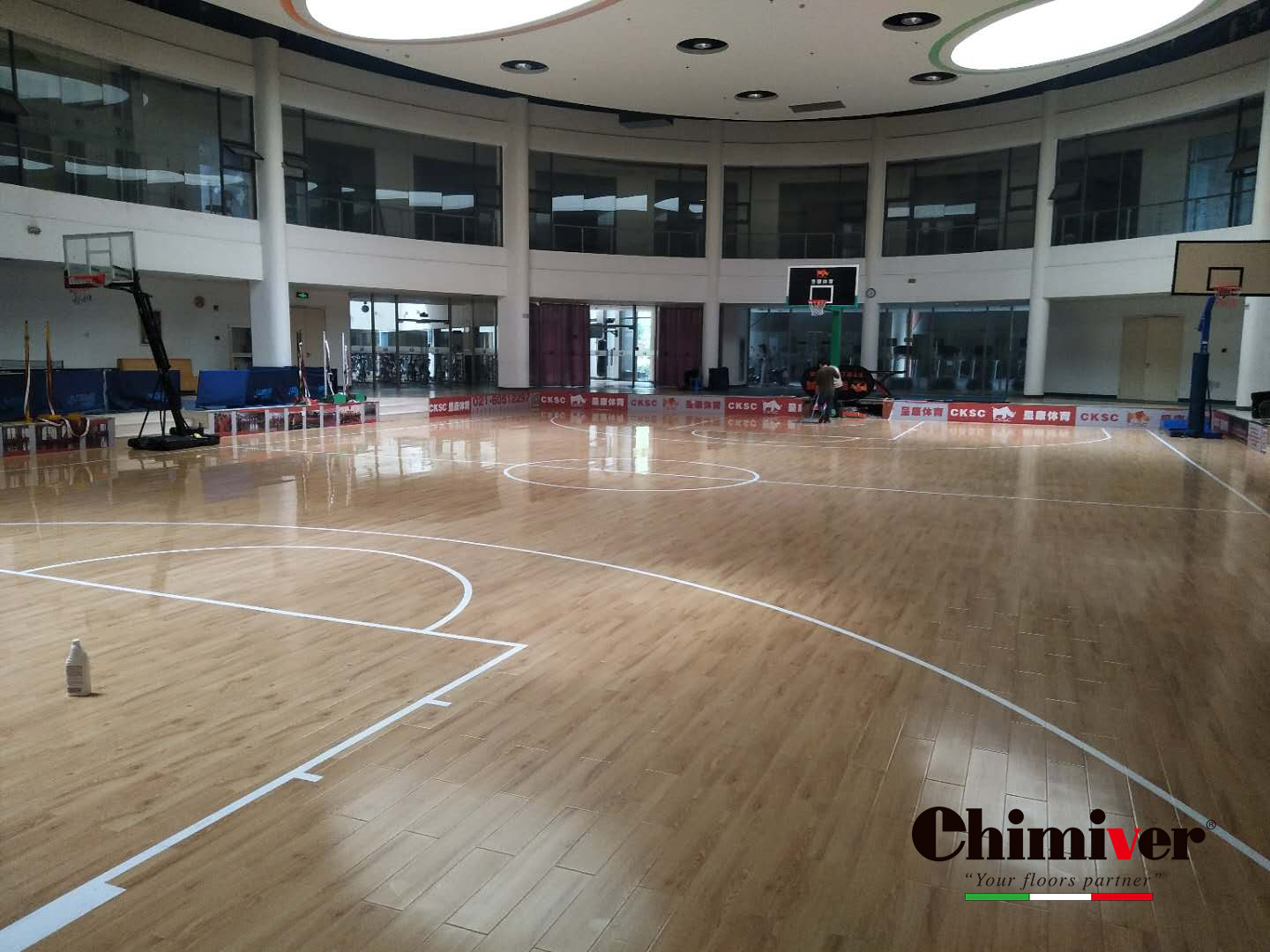 籃球館地板保養翻新