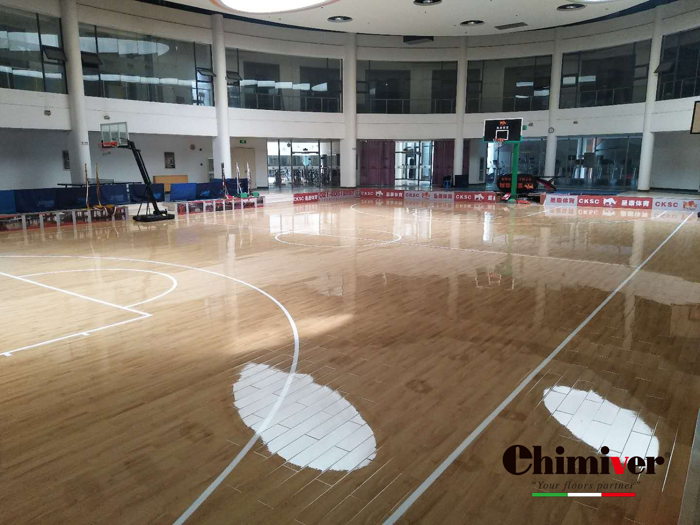 籃球館地板保養翻新