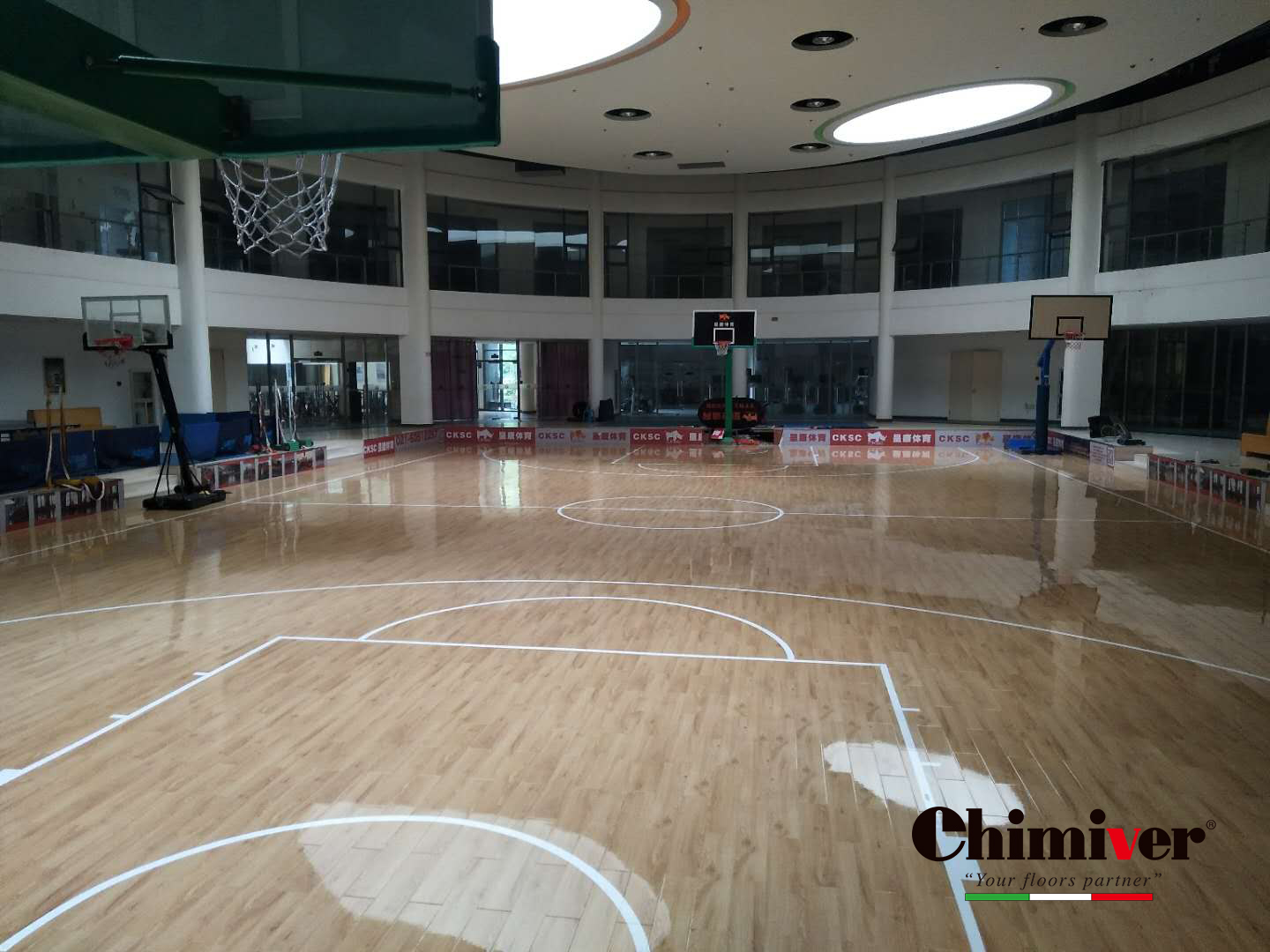籃球館地板保養翻新