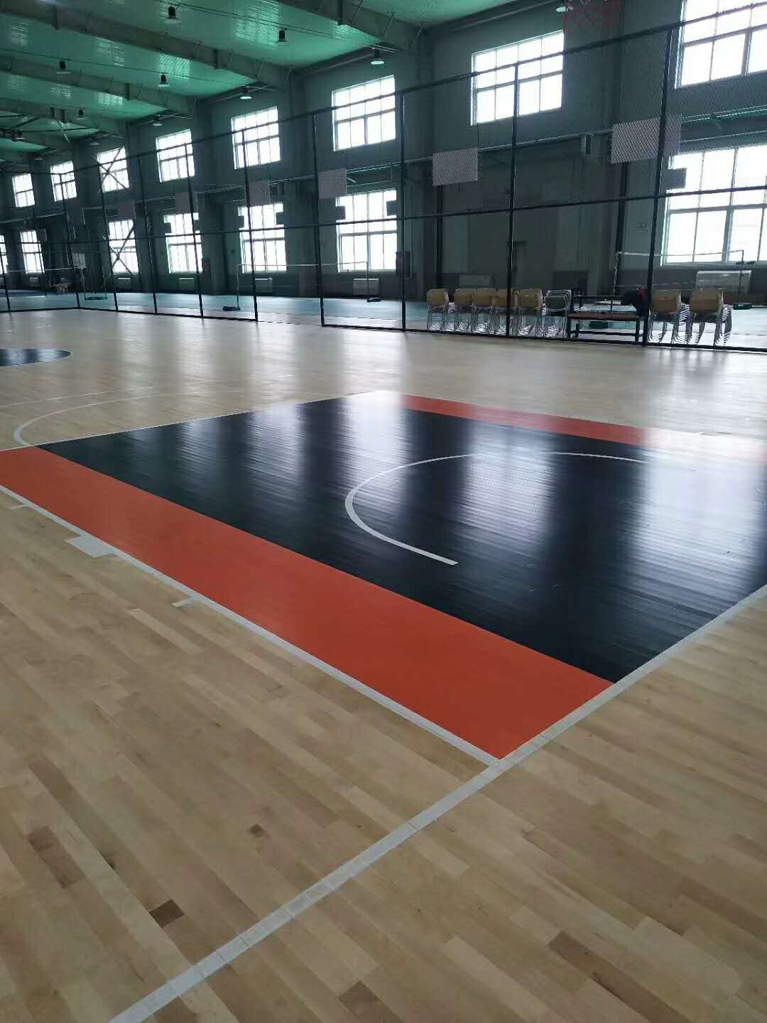 體育地板防滑保養,籃球館地板保養翻新