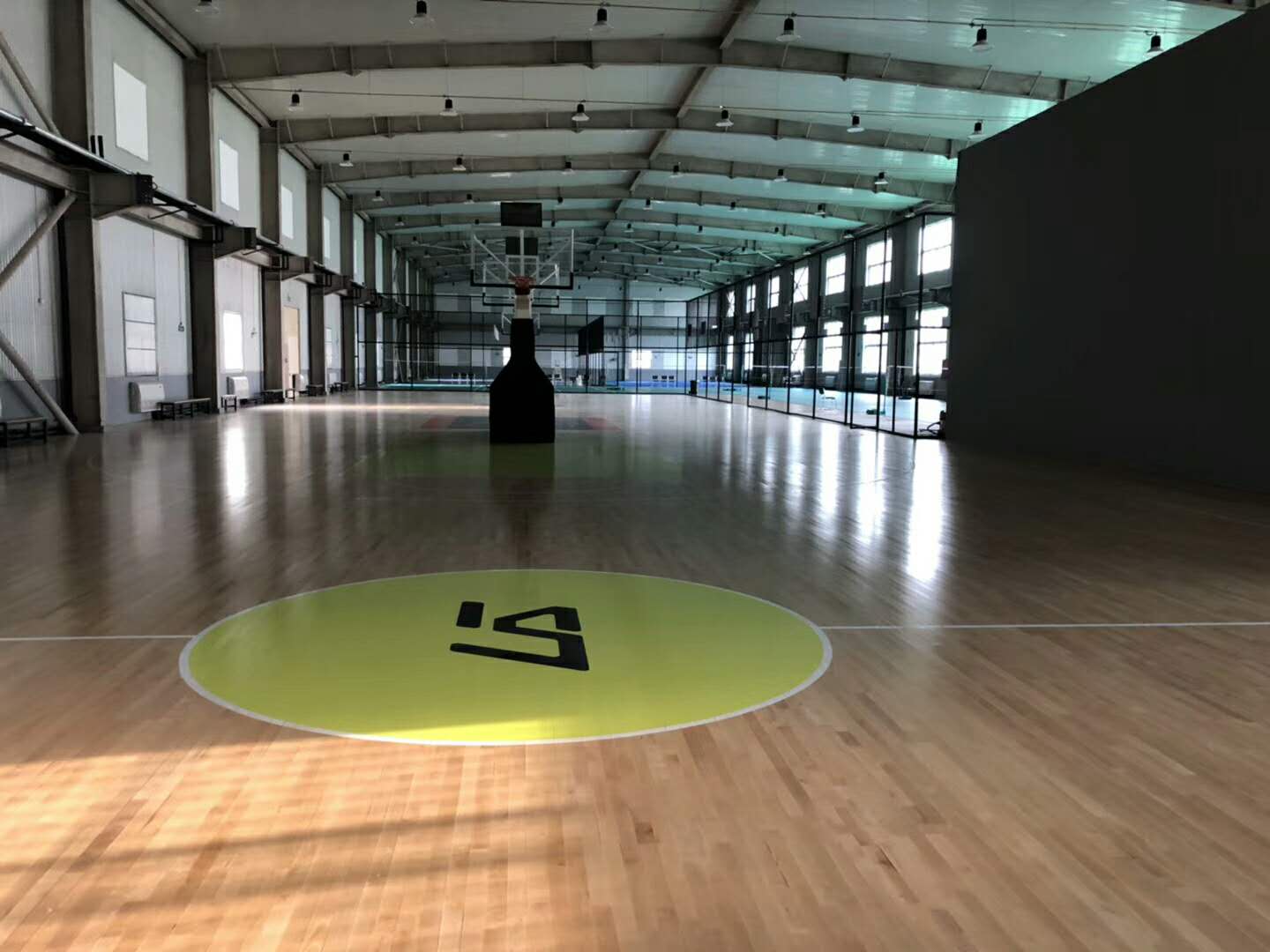 體育地板防滑保養，籃球館地板保養翻新