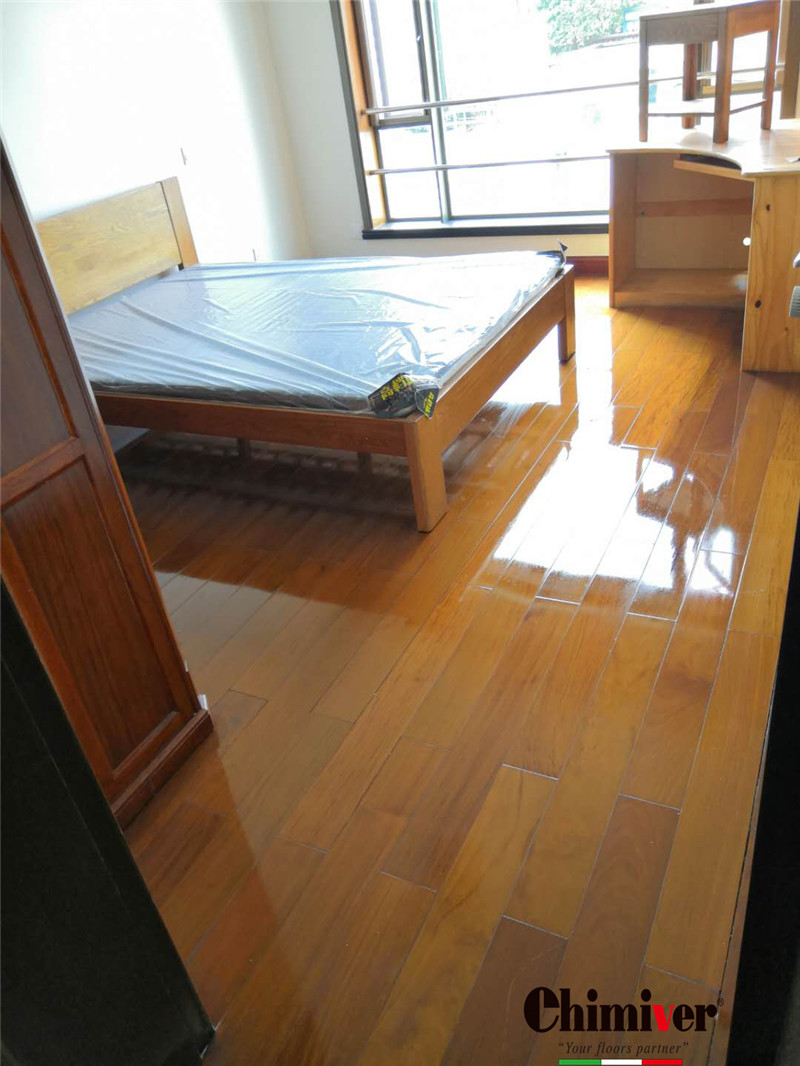 上海普陀常德路家庭木地板翻新保養上漆施工案例