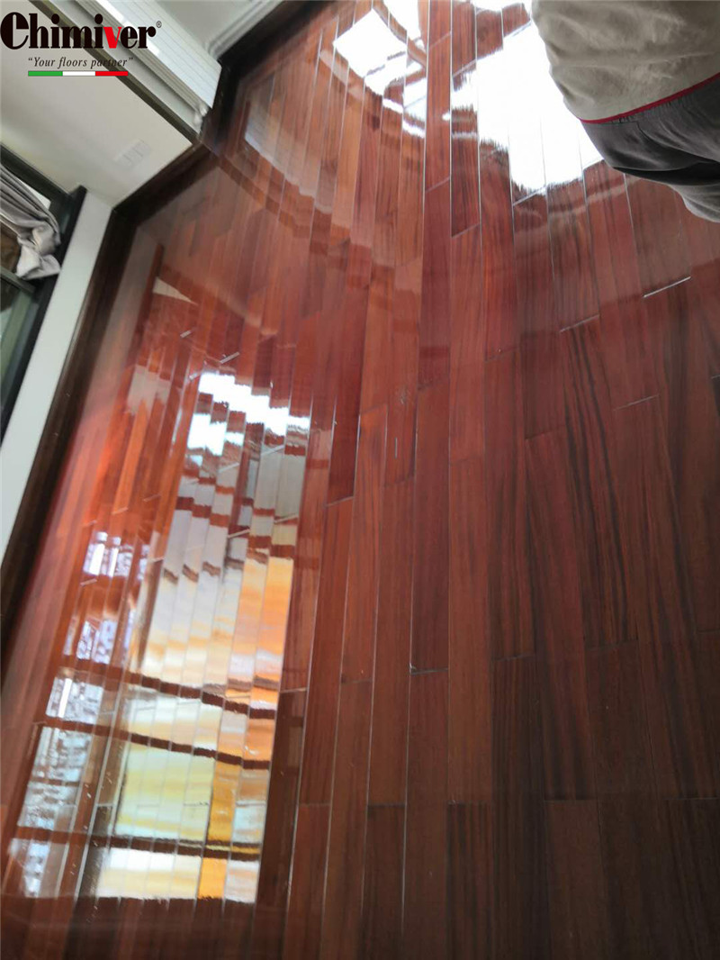 上海普陀常德路家庭木地板翻新保養上漆施工案例
