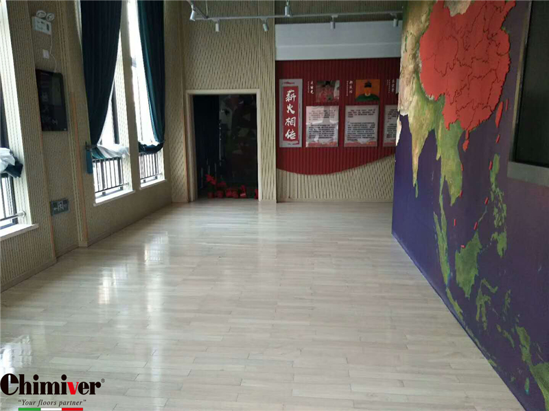 上海閔行籃球體育館地板翻新清潔防滑保養上光案例
