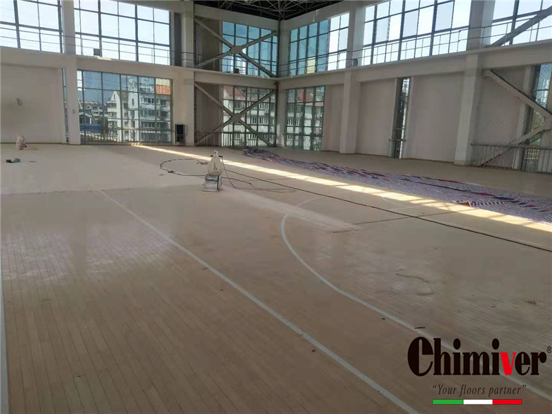 江蘇鎮江體育館木地板彩漆劃線重涂施工案例