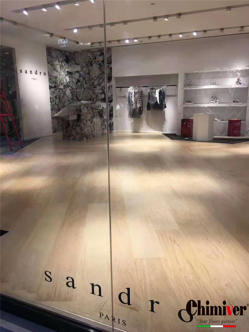 北京Sandro旗艦店木地板翻新打磨重涂施工案例