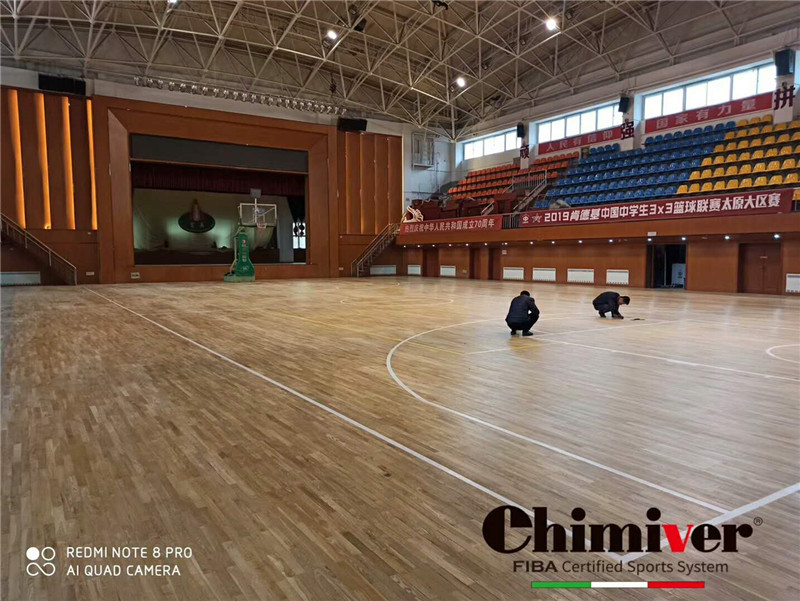 太原育英中學體育館籃球運動地板翻新保養防滑上漆施工案例