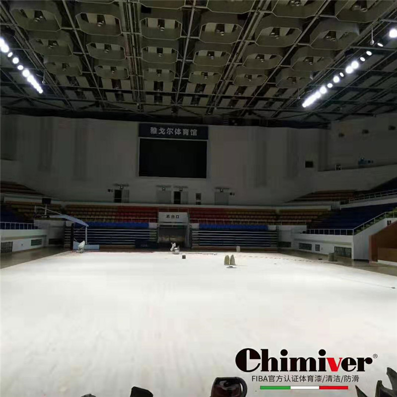 寧波市雅戈爾體育館木地板打磨翻新防滑上漆施工案例