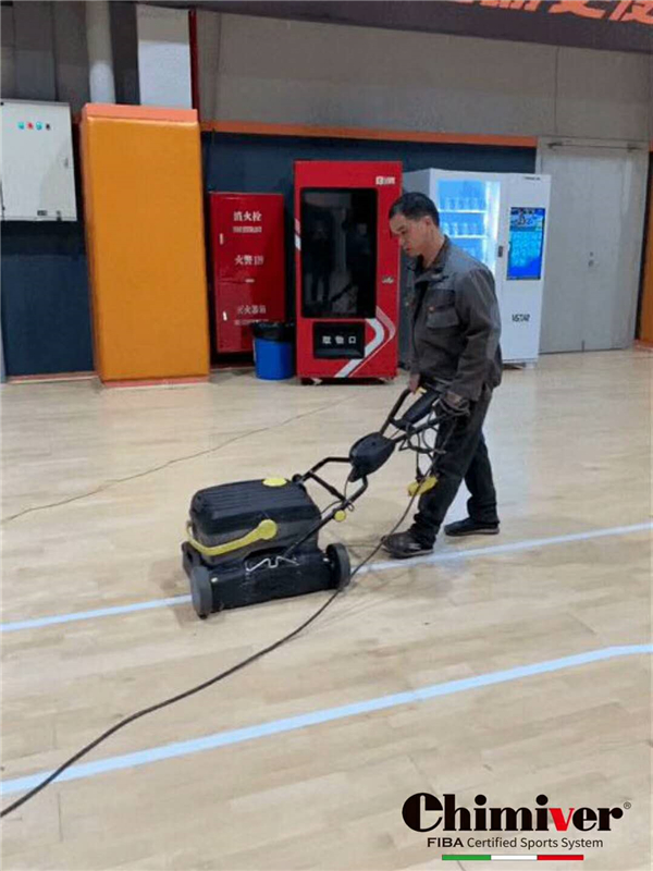 上海世博體育公園?凱美沃FIBA體育漆保養(yǎng)除膠防滑施工案例