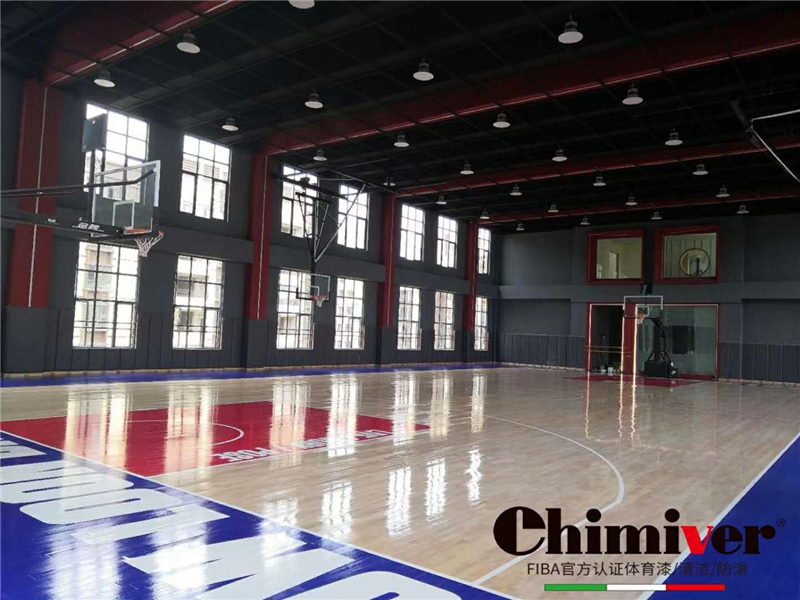 云南昭通文武小學體育館木地板彩繪logo上漆翻新保養施工案例
